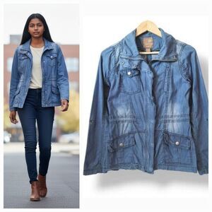 Full Tilt Army Utility Lightweight Denim Roll Tab Jacket in Medium Wash Size S